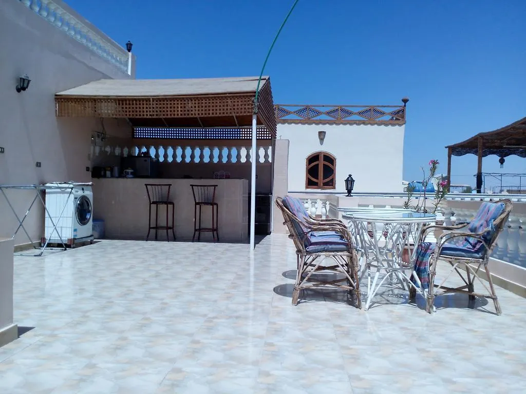 Luxor Palace Apartments 0*,